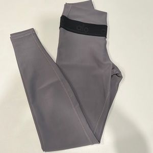 Alo Yoga Airlift Logo Leggings